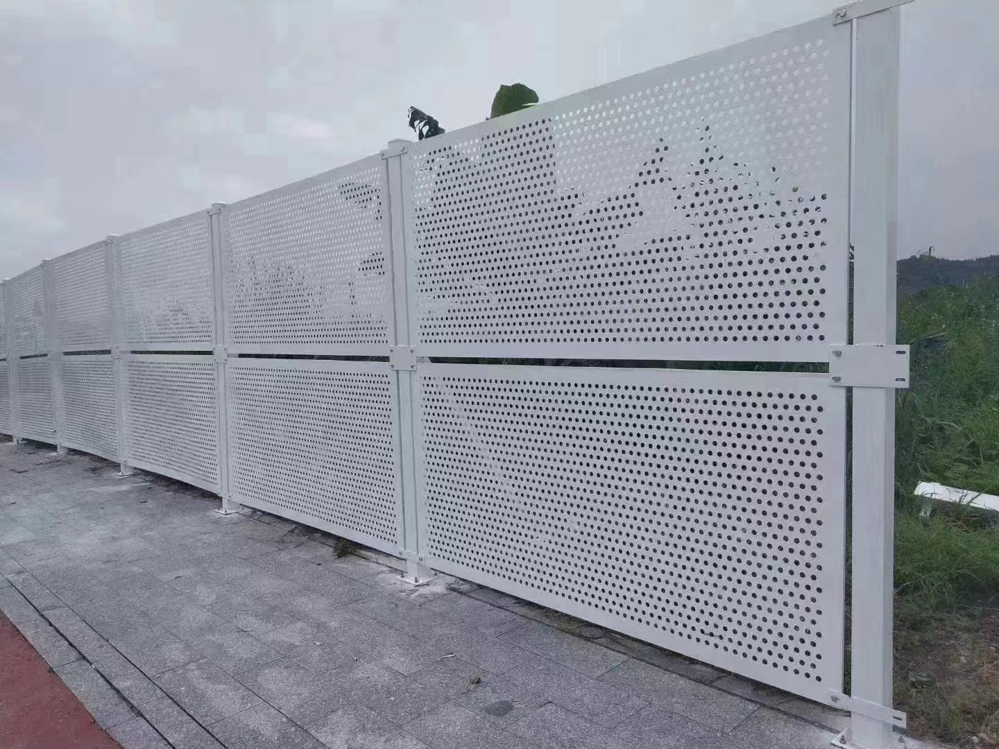 臨時施工圍擋措施有哪些？旭東鋼構(gòu)廠家